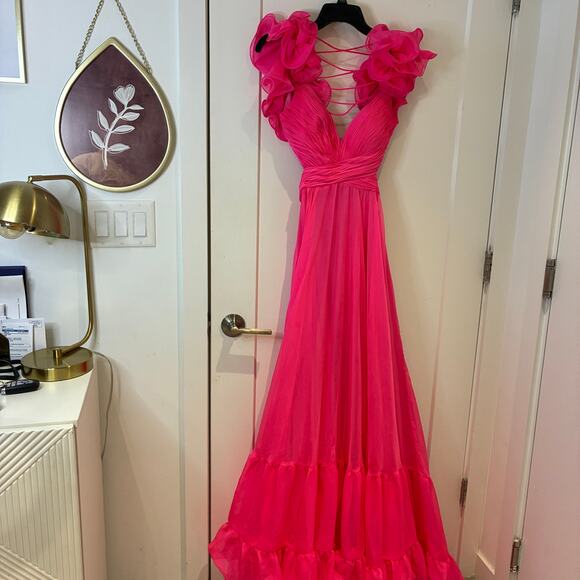 Mac Duggal Bright Pink Open Back Ruffle Shoulder Gown 67911 Sz 0 - Picture 3 of 13